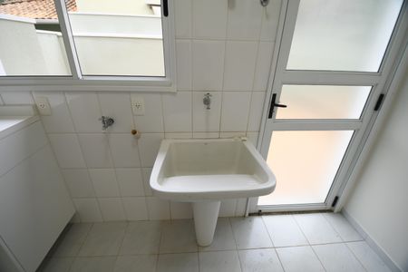 Casa de condomínio para alugar com 300m², 4 quartos e 6 vagasÁrea de Serviço