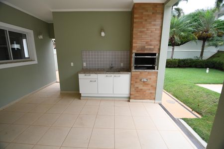 Casa de condomínio para alugar com 300m², 4 quartos e 6 vagasEspaço Gourmet