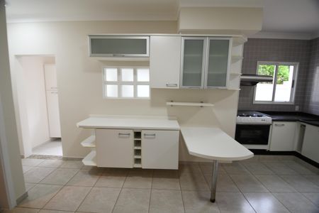 Casa de condomínio para alugar com 300m², 4 quartos e 6 vagasCozinha