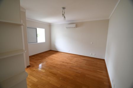 Casa de condomínio para alugar com 300m², 4 quartos e 6 vagasSuíte 1