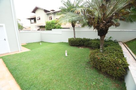 Casa de condomínio para alugar com 300m², 4 quartos e 6 vagasJardim