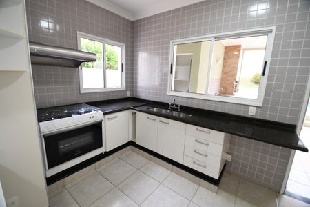 Casa de condomínio para alugar com 300m², 4 quartos e 6 vagasCozinha