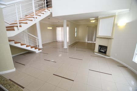 Sala de casa de condomínio para alugar com 4 quartos, 300m² em Loteamento Alphaville Campinas, Campinas