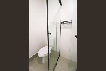 Banheiro de kitnet/studio para alugar com 1 quarto, 25m² em Vila Cordeiro, São Paulo