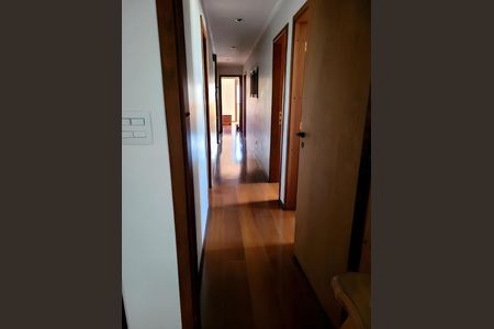 Apartamento para alugar com 300m², 4 quartos e 4 vagasCorredor