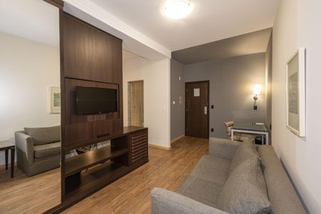 Sala de TV de apartamento à venda com 1 quarto, 34m² em Vila da Serra, Nova Lima