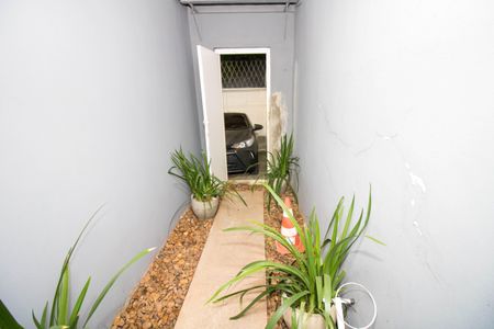 Casa à venda com 115m², 3 quartos e 2 vagasCorredor lateral