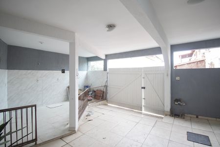 Garagem de casa de condomínio para alugar com 2 quartos, 170m² em Colubandê, São Gonçalo