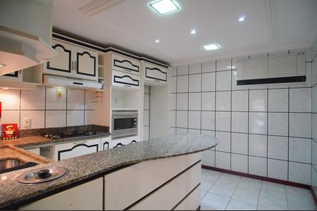 Casa para alugar com 250m², 3 quartos e 2 vagasCozinha