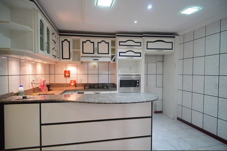 Casa para alugar com 250m², 3 quartos e 2 vagasCozinha