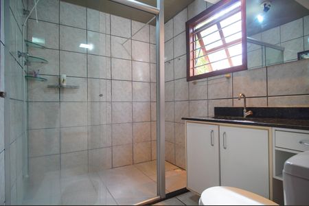 Casa para alugar com 250m², 3 quartos e 2 vagasBanheiro Social