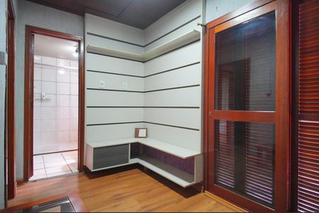 Casa para alugar com 250m², 3 quartos e 2 vagasSuíte