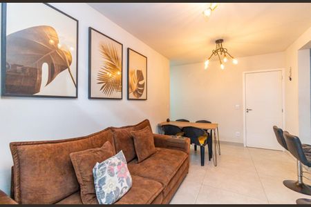 Apartamento à venda com 120m², 2 quartos e 2 vagasSala