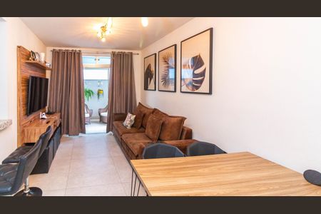 Apartamento à venda com 120m², 2 quartos e 2 vagasSala