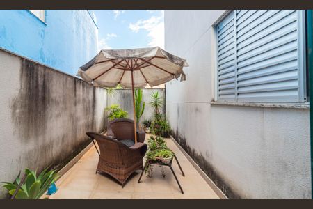 Apartamento à venda com 120m², 2 quartos e 2 vagasVaranda