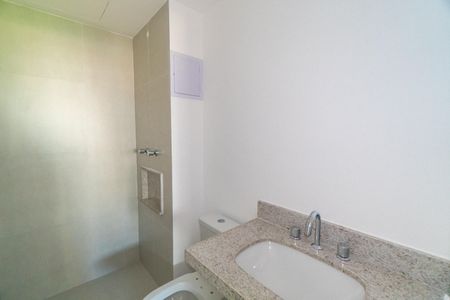 Banheiro de kitnet/studio para alugar com 1 quarto, 39m² em Vila da Saúde, São Paulo