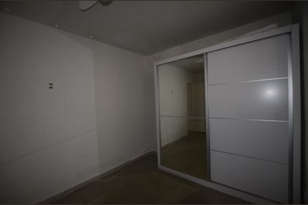 Quarto de casa para alugar com 1 quarto, 70m² em Bento Ribeiro, Rio de Janeiro