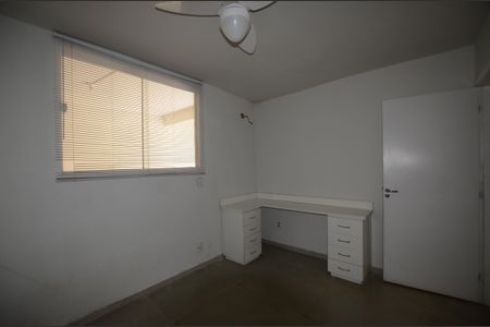 Quarto de casa para alugar com 1 quarto, 70m² em Bento Ribeiro, Rio de Janeiro