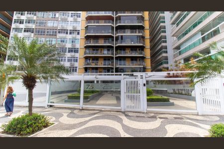 Apartamento à venda com 116m², 3 quartos e 1 vaga Apartamento à venda com 116m², 3 quartos e 1 vagaFachada