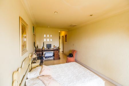 Casa de condomínio à venda com 333m², 3 quartos e 4 vagasSuíte