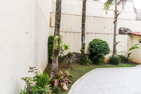 Casa de condomínio à venda com 333m², 3 quartos e 4 vagasQuintal
