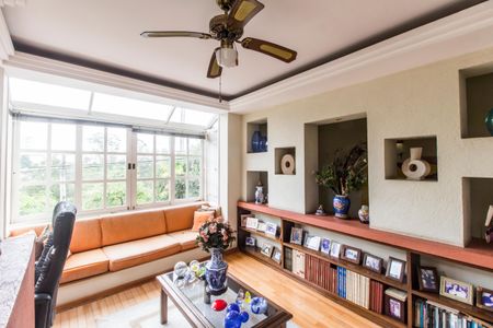 Casa de condomínio à venda com 333m², 3 quartos e 4 vagasSala 2