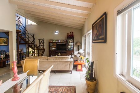 Casa de condomínio à venda com 333m², 3 quartos e 4 vagasSala