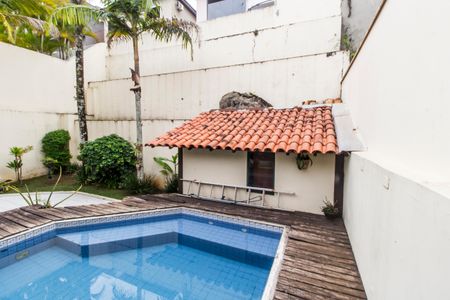 Casa de condomínio à venda com 333m², 3 quartos e 4 vagasPiscina