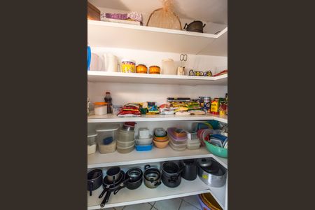 Casa de condomínio à venda com 333m², 3 quartos e 4 vagasDespensa