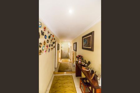 Casa de condomínio à venda com 333m², 3 quartos e 4 vagasEntrada