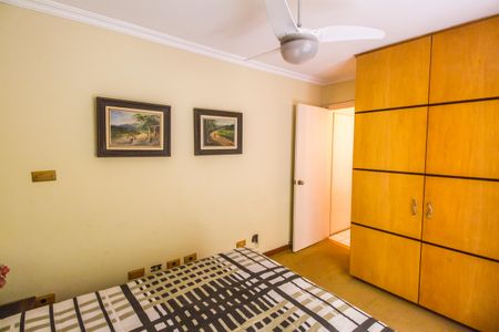 Casa de condomínio à venda com 333m², 3 quartos e 4 vagasQuarto 2