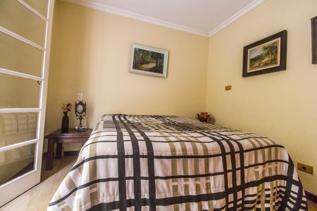 Casa de condomínio à venda com 333m², 3 quartos e 4 vagasQuarto 2