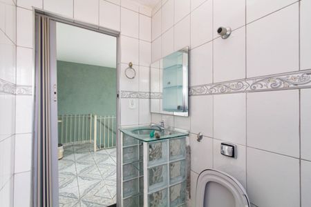 Casa à venda com 180m², 3 quartos e 2 vagasBanheiro Social