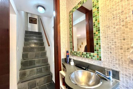 Casa à venda com 358m², 5 quartos e 4 vagasLavabo -Casa 2