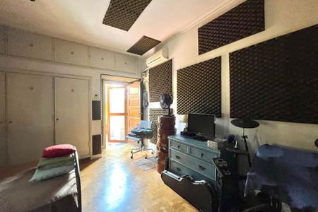 Casa à venda com 358m², 5 quartos e 4 vagasQuarto 3