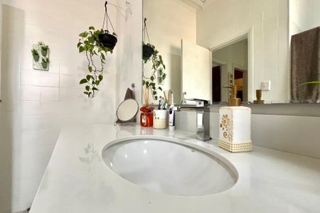 Casa à venda com 358m², 5 quartos e 4 vagasBanheiro 1