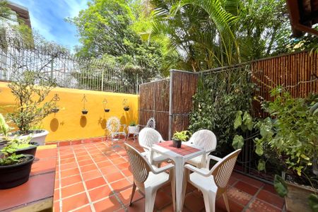 Casa à venda com 358m², 5 quartos e 4 vagasÁrea externa