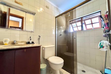 Casa à venda com 358m², 5 quartos e 4 vagasBanheiro da Suíte -Casa 2