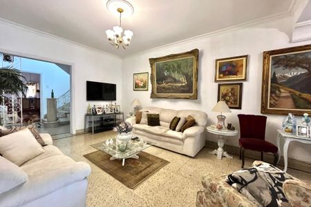 Casa à venda com 358m², 5 quartos e 4 vagasSala