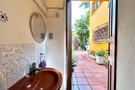 Casa à venda com 358m², 5 quartos e 4 vagasLavabo 2