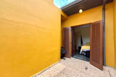 Casa à venda com 358m², 5 quartos e 4 vagasVaranda Quarto 1-Casa 2
