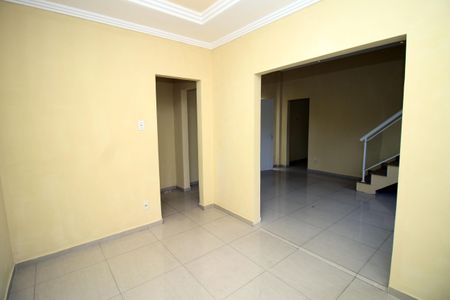 Casa à venda com 150m², 5 quartos e 1 vagaSala 2