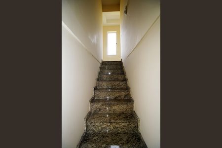 Casa à venda com 150m², 5 quartos e 1 vagaEscada