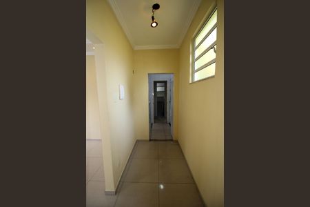 Casa à venda com 150m², 5 quartos e 1 vagaCorredor 1º piso