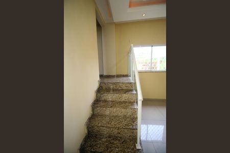 Casa à venda com 150m², 5 quartos e 1 vagaEscada