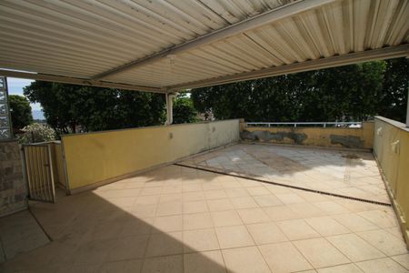 Casa à venda com 150m², 5 quartos e 1 vagaTerraço