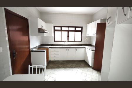 Casa à venda com 180m², 3 quartos e 3 vagasCozinha