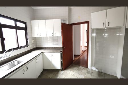 Casa à venda com 180m², 3 quartos e 3 vagasCozinha