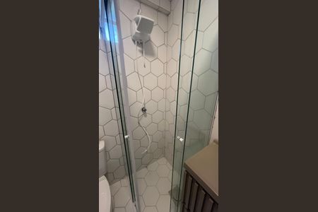 Banheiro de apartamento à venda com 1 quarto, 28m² em Taquaral, Campinas