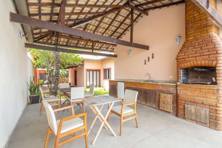 Casa à venda com 377m², 3 quartos e 5 vagasChurrasqueira